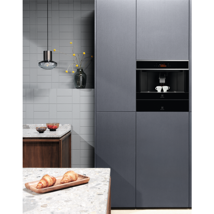 Electrolux - Встроенная кофемашина - EBC85X