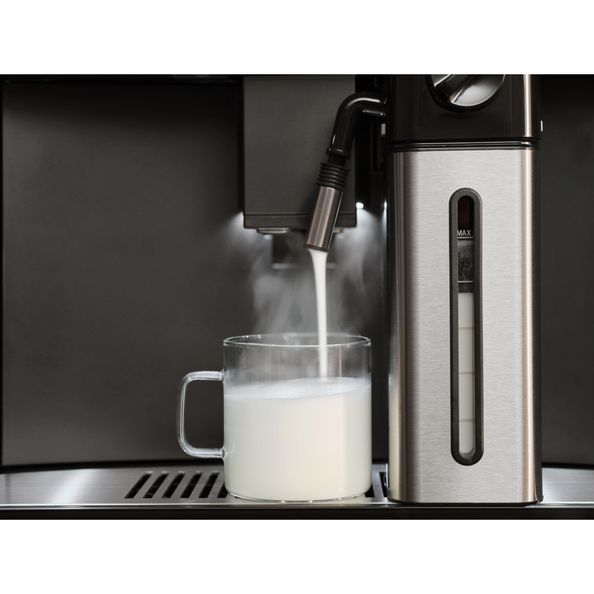 Electrolux - Встроенная кофемашина - EBC95T