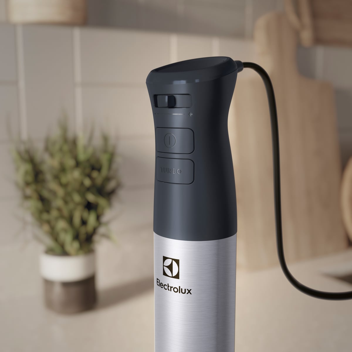 Electrolux - Погружний блендер - E5HB1-8SS