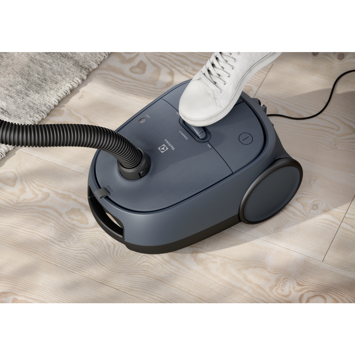 Electrolux - Мешковый пылесос - EB61C4DB