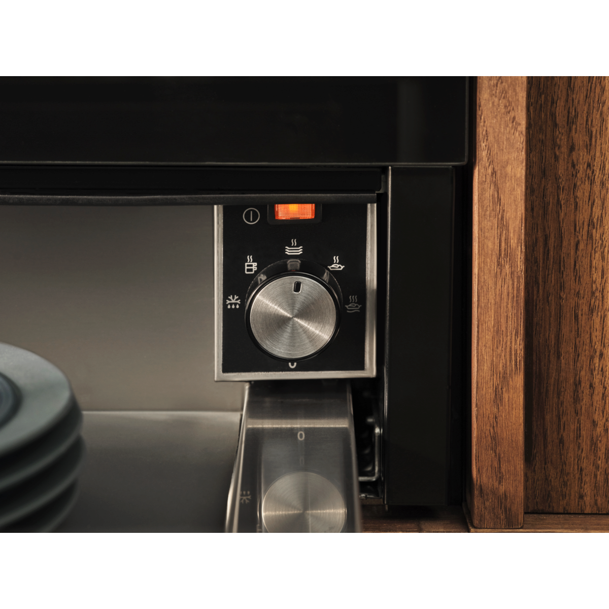 Electrolux - Подогреватель посуды - LBD4T