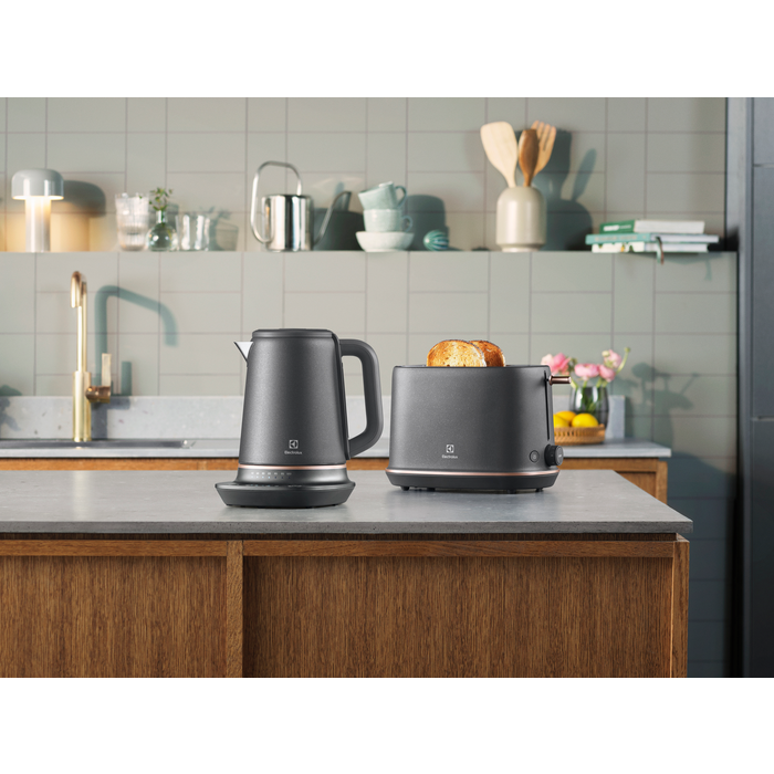 Electrolux - Электрочайник - E7K1-6BP