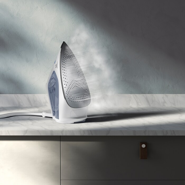 Electrolux - Утюг с функцией пара - E7SI1-4WB