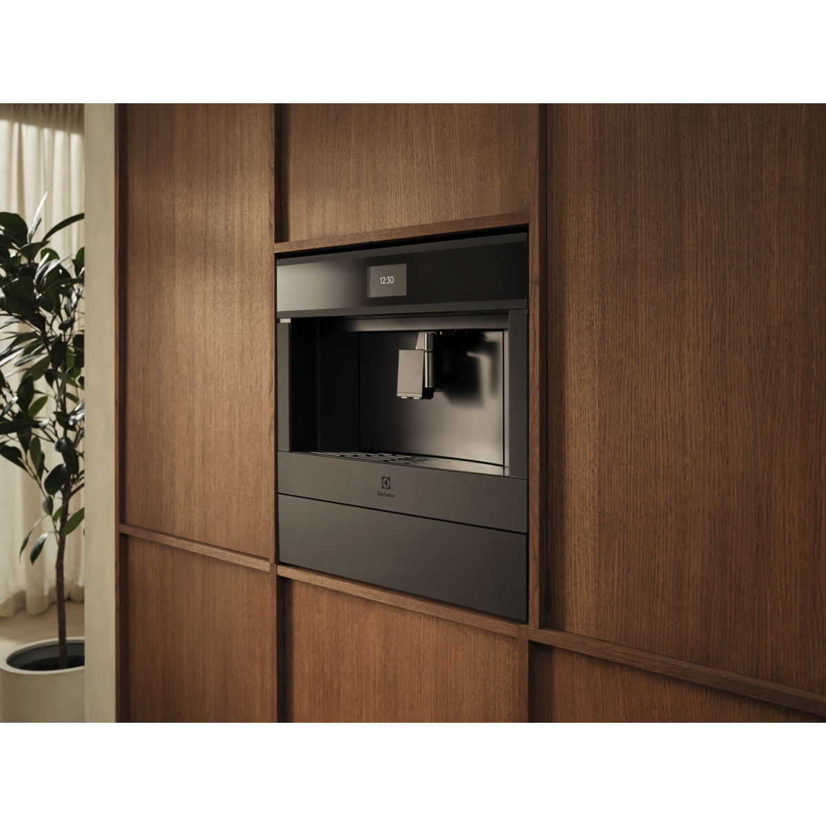 Electrolux - Встроенная кофемашина - EBC95T