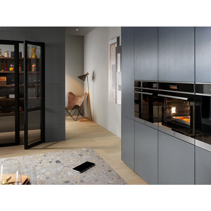 Electrolux - Духова шафа - EOB8S39WX