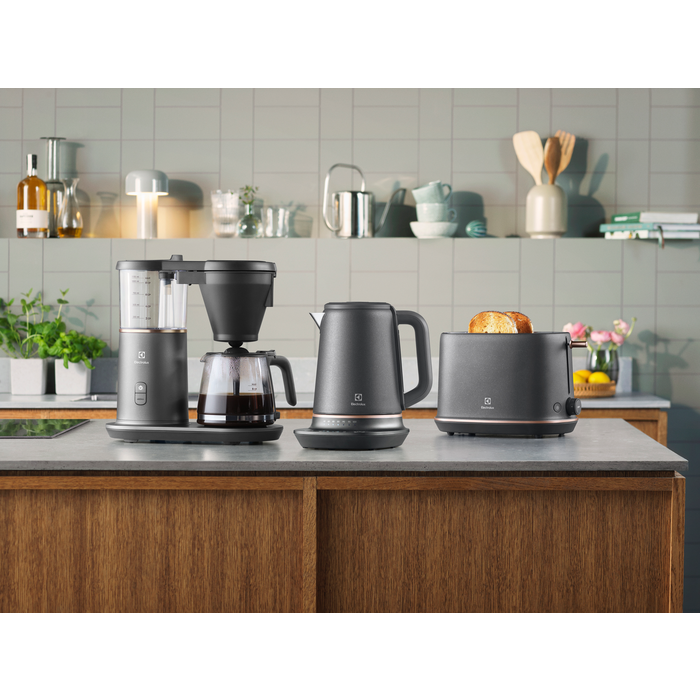 Electrolux - Электрочайник - E7K1-6BP