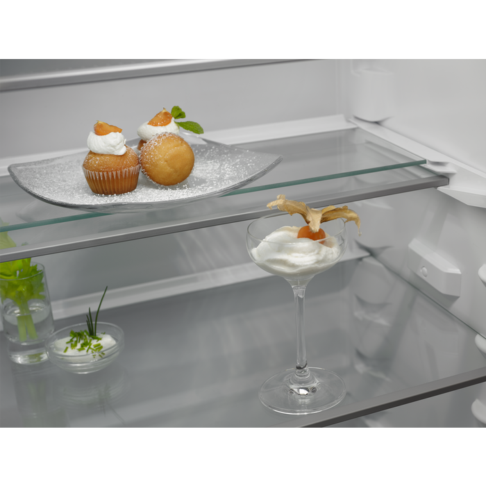 Electrolux - Встраиваемый холодильник с морозильной камерой - ENP7TD75S
