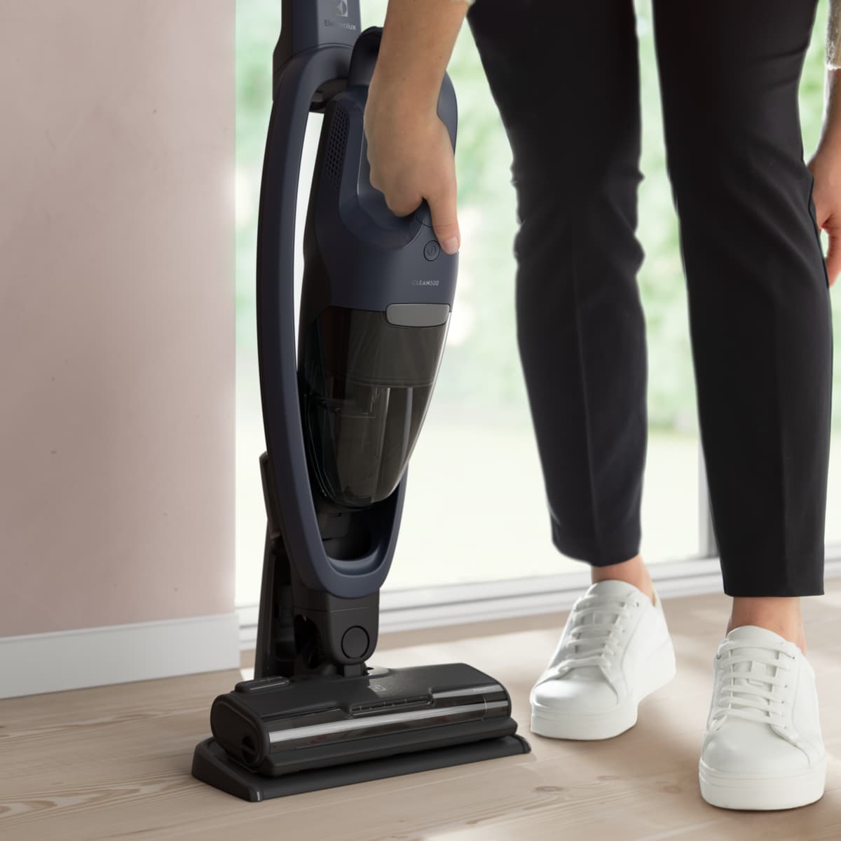 Electrolux - Беспроводной пылесос - ES52CB18DB