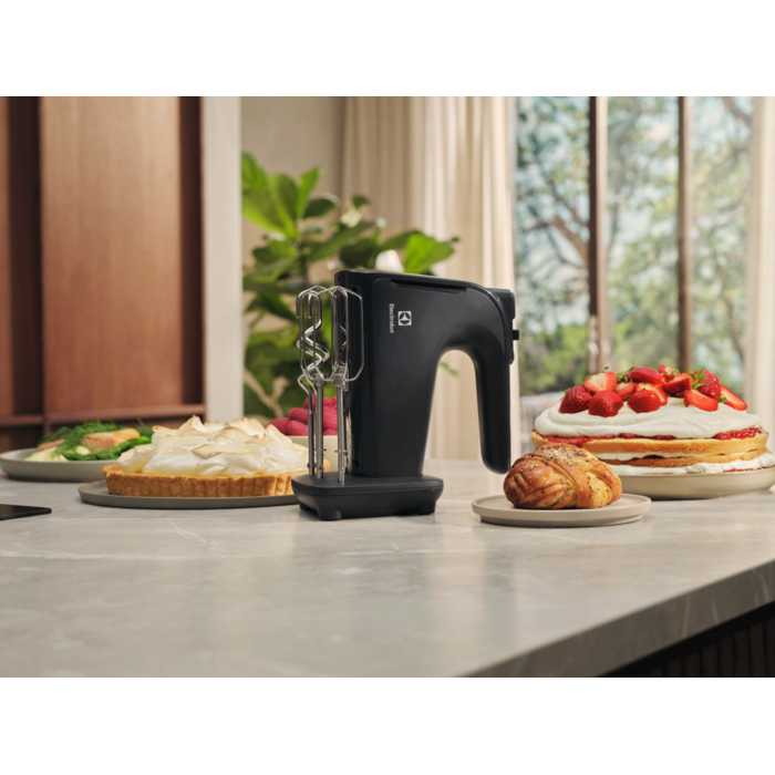 Electrolux - Миксер - EHM4B