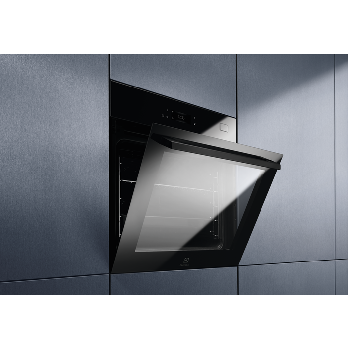Electrolux - Духова шафа - EOB8S39WZ