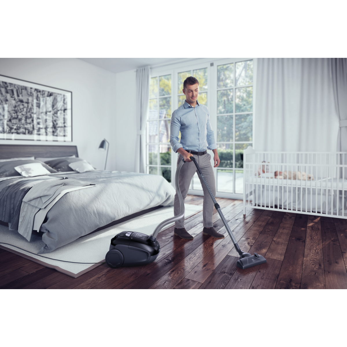 Electrolux - Мішковий пилосос - EUSC64-EB