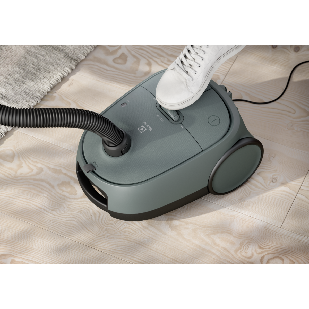 Electrolux - Мешковый пылесос - EB61C1OG