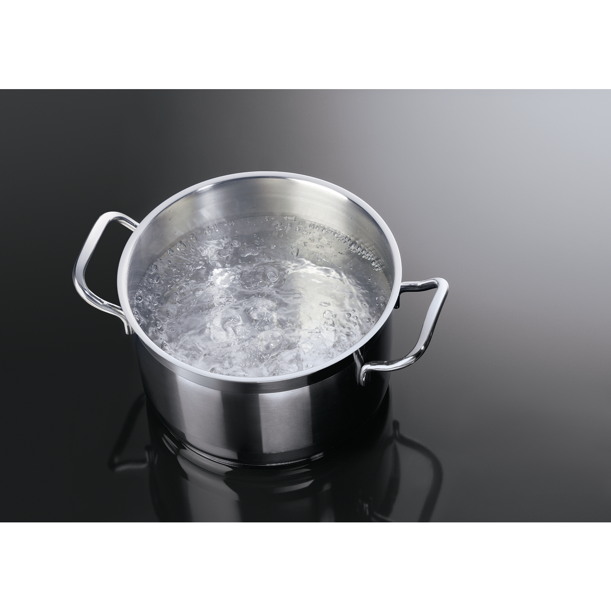 Electrolux - Электрическая плита - LKI66020AX
