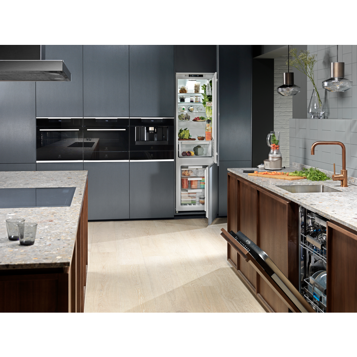 Electrolux - Індукційна - EIS8648