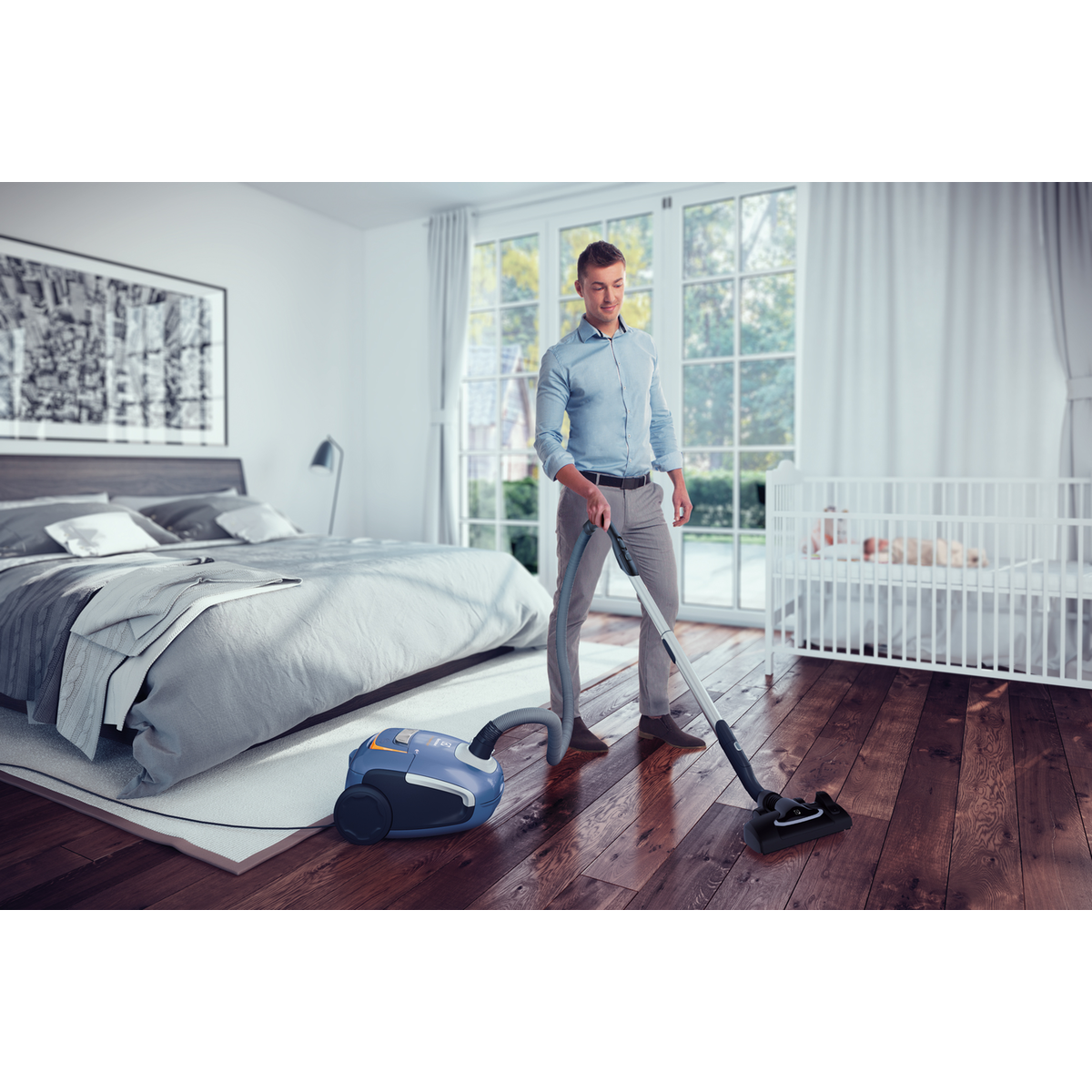 Electrolux - Мішковий пилосос - EUSC64-EB
