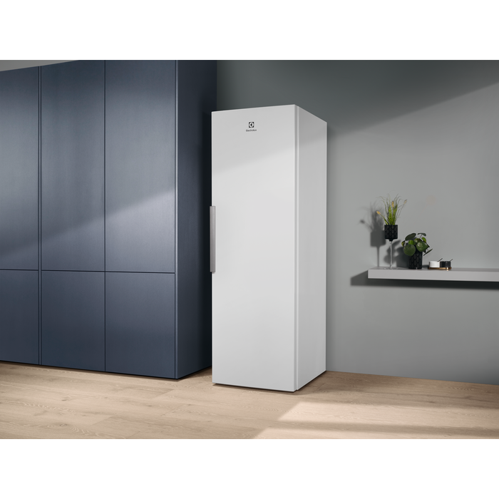 Electrolux - Окремостояча холодильна камера - RRT5MF38W1