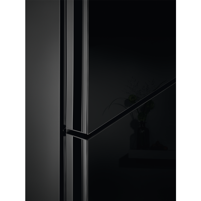 Electrolux - Окремостоячий холодильник з морозильною камерою - RNT7ME34K1