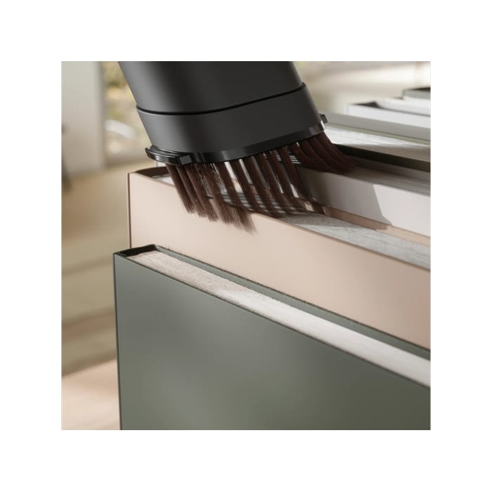 Soft bristles lift dust from everyday surfaces with ease
