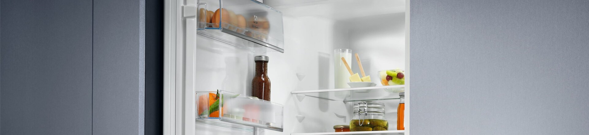 Integrated fridge freezer
