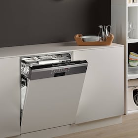 Посудомоечная машина Electrolux в кухонной обстановке