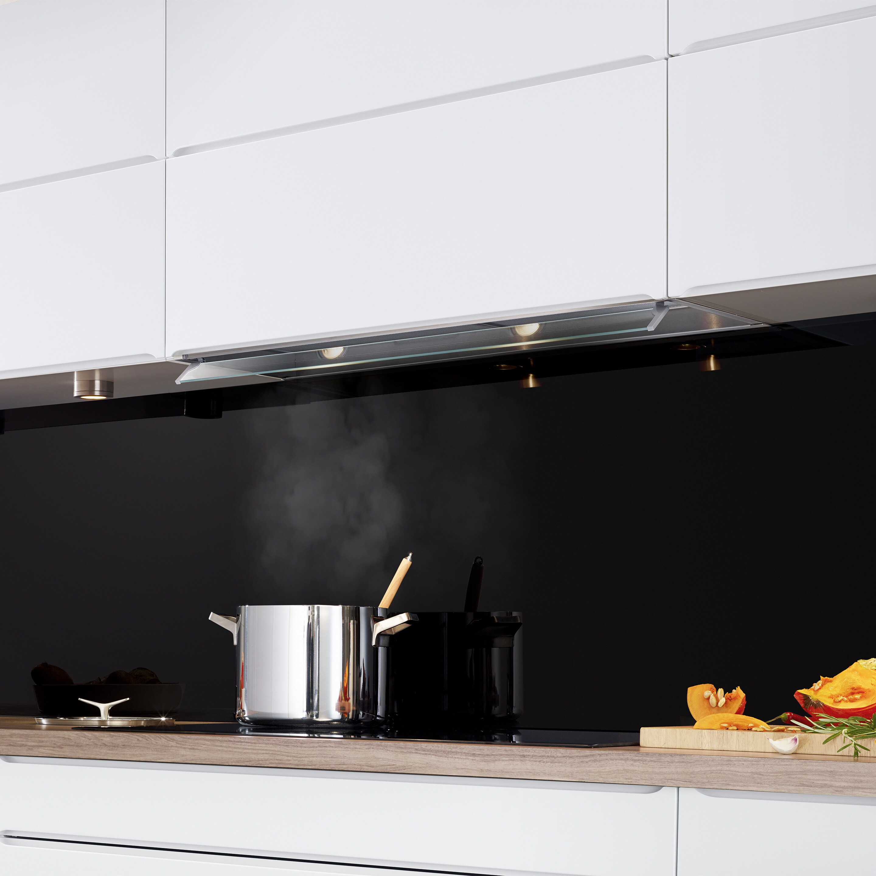 Витяжка Electrolux в кухні