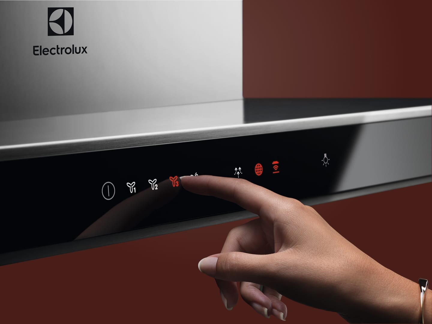 adjusting cooker hood on control panel